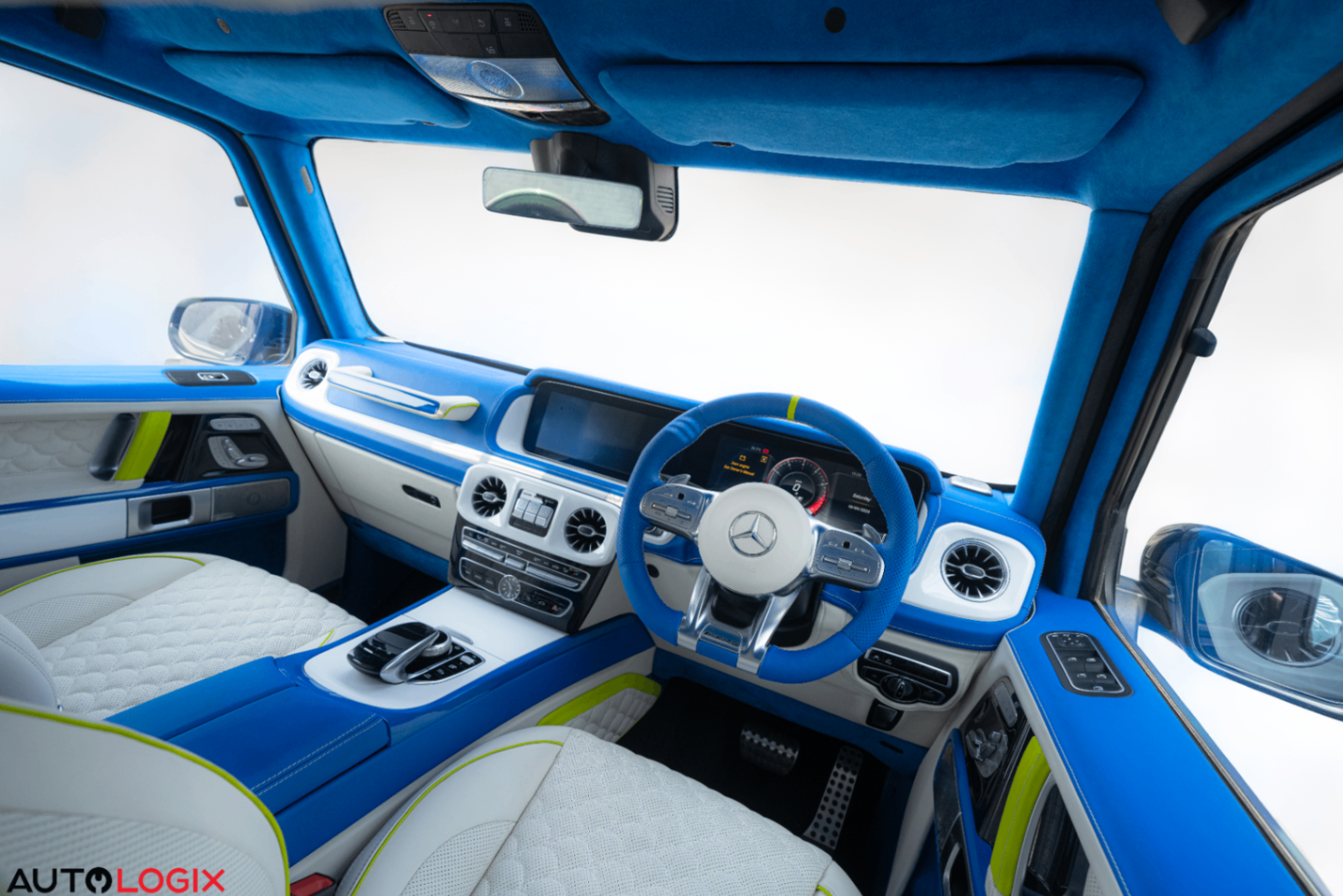 G-Class cockpit and steering wheel in cobalt Alcantara